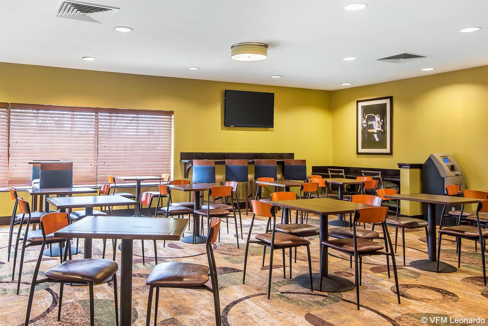 Comfort Inn & Suites Kansas City - Northeast מראה חיצוני תמונה
